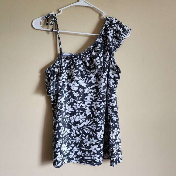 Old Navy Black and White Tropical Floral Top Off The Sholder. Size XS - Picture 2 of 4